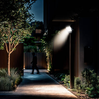 Image of 20W LED Floodlight 2000lm Glass IP65 - with PIR Sensor