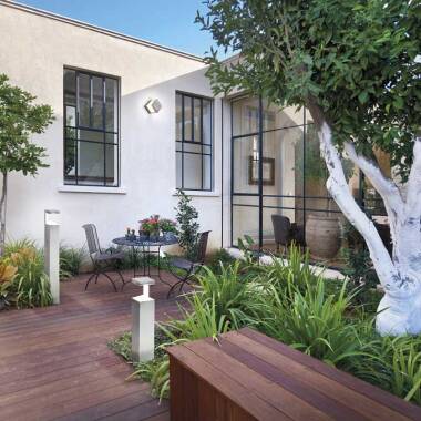 Image of Ledvance Endura Pyramid 8W Warm White LED Outdoor Short Bollard Light