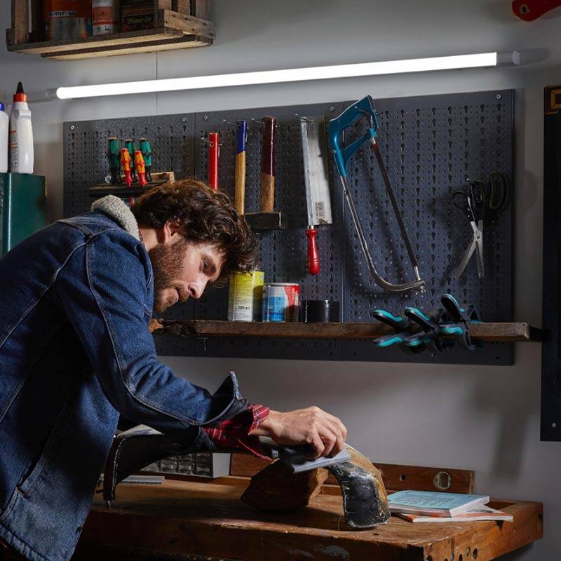 Image of Ledvance Value 10W Cool White LED Slim Batten