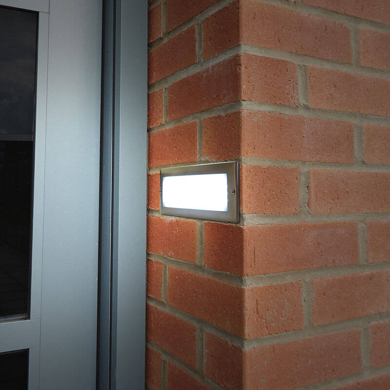 Image of Eterna Mono Daylight LED Brick Light