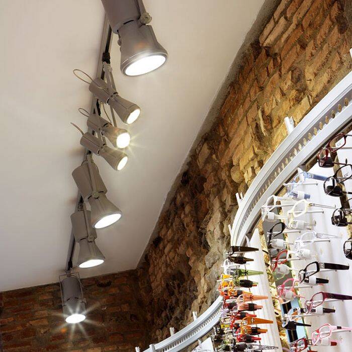 Image of Ivela Theta 70W Metal Halide Display Light