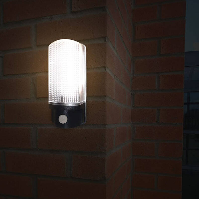 Image of Eterna 7W Cool White LED Bulkhead with PIR Sensor